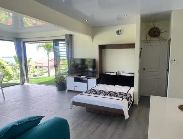 sunset-villa-bora-bora-living-room-bed